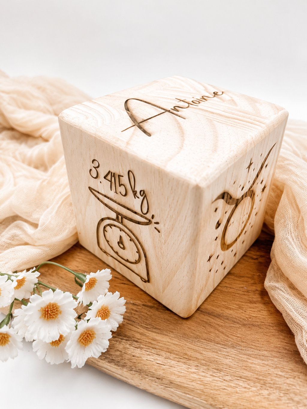 Cube de naissance en bois personnalisé